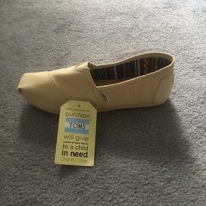 Toms Classic Slip Ons